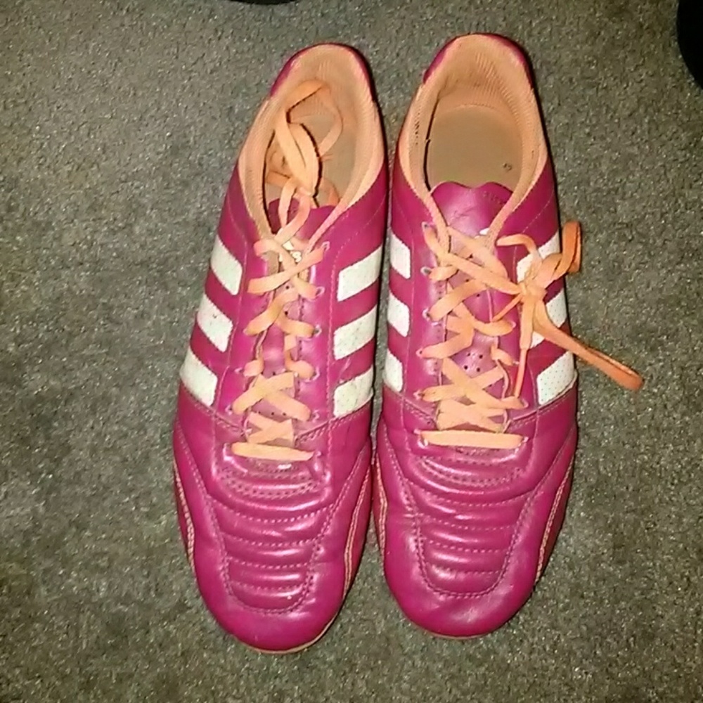 Soccer cleats